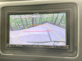 【バックカメラ】駐車時に後方がリアルタイム映像で確認できます。大型商業施設や立体駐車場での駐車時や、夜間のバック時に大活躍!運転スキルに関わらず、今や必須となった装備のひとつです!