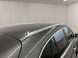 メルセデス・ベンツの定める厳しい基準をクリアしたお車のみをご案内させて頂きます。納車前整備はメーカー規定に基づき100項目以上にも及ぶ点検を熟練のメカニックによって行いご納車させて頂きます。