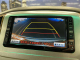 【バックカメラ】運転席から画面上で安全確認ができます。駐車が苦手な方にもオススメな便利機能です。