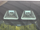 【スマートアシスト】走行中に前方の車両等を認識し、衝突しそうな時は警報とブレーキで衝突回避と被害軽減をアシスト。より安全にドライブをお楽しみいただけます。
