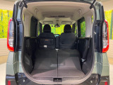 普段のお買い物や通勤、送迎等に十分な荷室スペースを確保しております。セカンドシートを倒すと、大きな荷物の積載も可能です♪