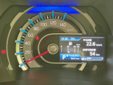 視認性の高いメーター類が、運転に必要な情報をしっかりと伝えます。運転に集中できる環境をご提供します。走行状況が一目でわかります。