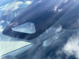 【トヨタセーフティセンス】走行中に前方の車両等を認識し、衝突しそうな時は警報とブレーキで衝突回避と被害軽減をアシスト。より安全にドライブをお楽しみいただけます。