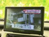 停車中にテレビや動画を楽しめる機能が搭載されています。長距離移動の際の休憩時間に、リラックスしたひとときを過ごせるでしょう。