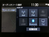 AM/FMチューナー、Bluetooth接続、USB入力、スマートフォン連携機能を標準装備!TVオプションも申し込み済み。フルセグTV視聴が可能です。機能の詳細は展示店舗までお尋ねください。