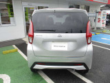 万が一のトラブルにも、全国の3000ケ所の日産サービス工場で修理可能!!年間走行距離無制限、バッテリーも保証対象です!