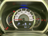 視認性の高いメーターパネル。走行に必要な情報を一目で確認できます。運転に集中できる、シンプルで分かりやすいデザインです。