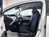 ツートンカラーのお洒落な内装で毎日運転するのが楽しくなりますね。