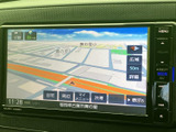 見やすい地図表示で、スムーズなナビゲーションを実現。ルート検索も簡単に行え、初めての場所へも安心して向かえます。