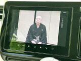 停車中に楽しめるTV機能。移動の合間に、ニュースや番組をチェックできます。休憩時間も充実。
