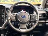 インテリアに合わせたデザインのステアリングは、運転される方のことも考え、運転しやすい形状、大きさです。是非一度、実際に触ってお確かめください。