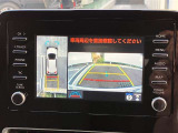 【全周囲モニター】フロント+サイド+バックにカメラが装着されています。車庫入れが苦手な方もこれがあれば安心ですね。