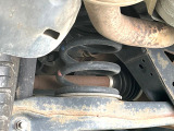 お車を安心してお乗りいただく為には、足回りの定期点検が欠かせません。サービスサポート(有償保証)では無料点検もご提供しており、安心のカーライフをお過ごしいただけるサポート体制が整っています。
