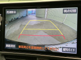 後方確認をサポートするモニター。安全な駐車や車庫入れをスムーズに行えます。運転に自信がない方にもおすすめです。