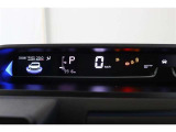 マルチインフォメーションディスプレイ付きのメーターです!エコ運転へ導く多彩な情報を表示してくれます。