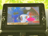 鮮やかな映像で、様々なコンテンツを楽しめるモニター画面。後席の方も快適な時間を過ごせるよう、配慮されていますね。