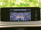 停車中には、地上波デジタル放送をお楽しみいただけます。長距離移動の休憩時間に、ニュースや番組をチェックするのに便利です。