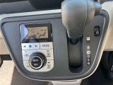 オートエアコンなので温度調節が楽ですよ。