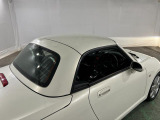 よーく見ないとわからにですが、、、ルーフにシール跡(焼け)があります。実車確認してください