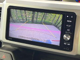 【バックカメラ】駐車時に後方がリアルタイム映像で確認できます。大型商業施設や立体駐車場での駐車時や、夜間のバック時に大活躍!運転スキルに関わらず、今や必須となった装備のひとつです!