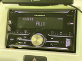 使いやすいオーディオシステムが、ドライブをより楽しく演出します。様々な機能で、快適なカーライフをサポートします。
