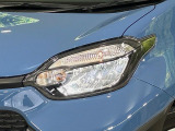 【LEDヘッドライト】悪天候や夜間走行時も良好な視界を確保し安心して運転できる高輝度LEDヘッドライトを装備!点灯速度が早く、消費電力も抑えられています。