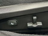 【パワーシート】電動でシートポジションの変更が可能です。手動式より細かくシート設定が可能ですのでより快適な姿勢でドライブを楽しんで頂けるでしょう。