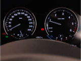 【BMWライブ・コックピット】コントロール・ディスプレイとインスツルメント・ディスプレイから構成されるディスプレイ・ネットワークにすべての情報がより分かりやすく表示されます。