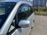 店頭には常時30台から40台の車をご用意しております。