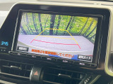 【バックカメラ】駐車時に後方がリアルタイム映像で確認できます。大型商業施設や立体駐車場での駐車時や、夜間のバック時に大活躍!運転スキルに関わらず、今や必須となった装備のひとつです!