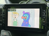 停車時にテレビや動画を楽しめるTV画面です。休憩時間や待ち時間に、リラックスした時間を過ごせます。