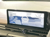 【メーカー純正12型ナビ】インテリアに溶け込むスタイリッシュな「専用設計」メーカーナビを装備♪視認性や操作性など基本性能にも優れ、より上質なカーライフをお楽しみいただけます。