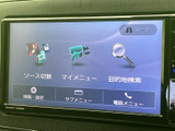 多彩な機能を備え、快適なドライブをサポート。音楽や目的地検索など、カーライフがより楽しくなる様々な情報を提供します。