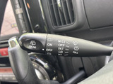 雨天時の視界を確保するワイパー操作は、スムーズに行えます。状況に合わせて、最適な拭き取り設定が可能です。