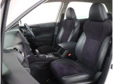 ゆったり座れて、長時間の運転も疲れにくいフロントシート!ホールド性も良く運転に集中できるシートです!!また、電動パワーシートですので着座位置も正確に合わせることが出来ます!!