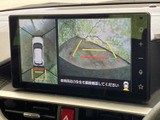 後方確認がスムーズに行えるバックモニター。狭い場所での駐車や車庫入れも安心です。ガイドラインも表示されます。