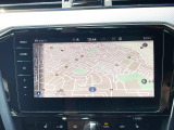 スマートフォン用アプリ[Apple CarPlay][Android Auto]対応の純正ナビ Discover Pro を装備、ラジオのほか、USB、Bluetoothハンズフリー通話にも対応。