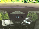 【ホンダセンシング】走行中に前方の車両等を認識し、衝突しそうな時は警報とブレーキで衝突回避と被害軽減をアシスト。より安全にドライブをお楽しみいただけます。