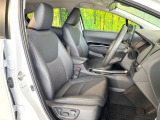 運転席シート廻りは使用感も少なく、良好な状態となっています。前オーナー様が丁寧に使っていたことがよくわかりますね。