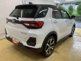 当店では車両本体価格以外に、諸費用を含めた支払総額も表示しておりますので、お客様の予算にピッタリのおクルマお選びができます。コーティングやJAFをセットにしたオトクな購入パックも好評です。
