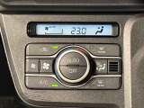 車内空調は&rdquo;AUTOエアコン&rdquo;にお任せ。運転に集中出来ますよ!