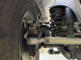 お車を安心してお乗りいただく為には、足回りの定期点検が欠かせません。サービスサポート(有償保証)では無料点検もご提供しており、安心のカーライフをお過ごしいただけるサポート体制が整っています。