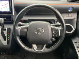 【純正革巻きステアリング】上質な革を使用することで、手にしっかり馴染みとても運転しやすいハンドルです♪