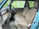 運転しやすい視界と、操作しやすい配置が魅力です。快適なドライビングポジションで、安全運転をサポートします。日常使いに最適です。