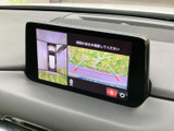 駐車時の安全性を高めるバックモニター。狭い場所でもスムーズな駐車をサポートし、運転をより快適にします。