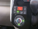オートエアコン機能で、車内を自動的に、設定した温度に保ってくれます。