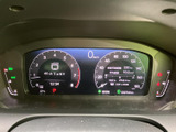 視認性の高いメーター類で運転状況を的確に把握できます。必要な情報をすぐに確認でき、安全運転をサポートする機能に加え、洗練されたデザインも魅力です。