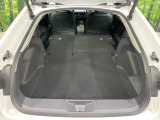 後席を格納すると、これだけの広さが!シーンに合わせたシートアレンジで、大きな荷物も積むことが出来ます♪