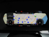 重厚感と安定感があり、同時にダイナミックさも備えるAudiの走り。機能やデザインが革新的なメーター。