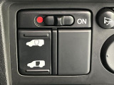 【パワースライドドア】スマートキーや運転席のスイッチでスライドドアの開閉が可能♪電動だから力を入れてドアを開ける必要が無く、小さいお子様でも、重い荷物を持っている時もラクに開け閉めできます♪